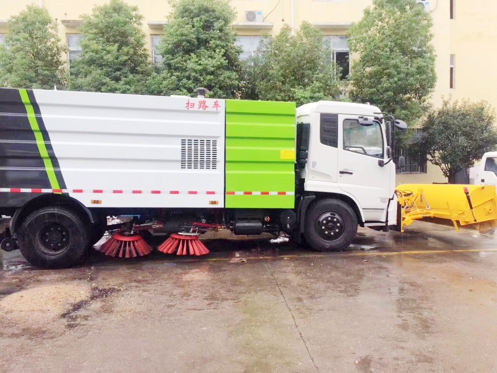 东风天锦道路除雪扫地车